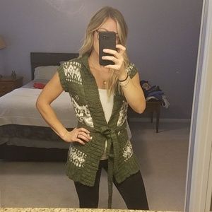 Short sleeve sweater